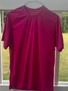 Kids Short-Sleeve Performance Tee in Fuchsia
